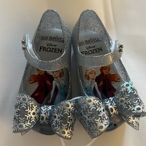 Mini Melissa Disney Frozen size 5. NWOT